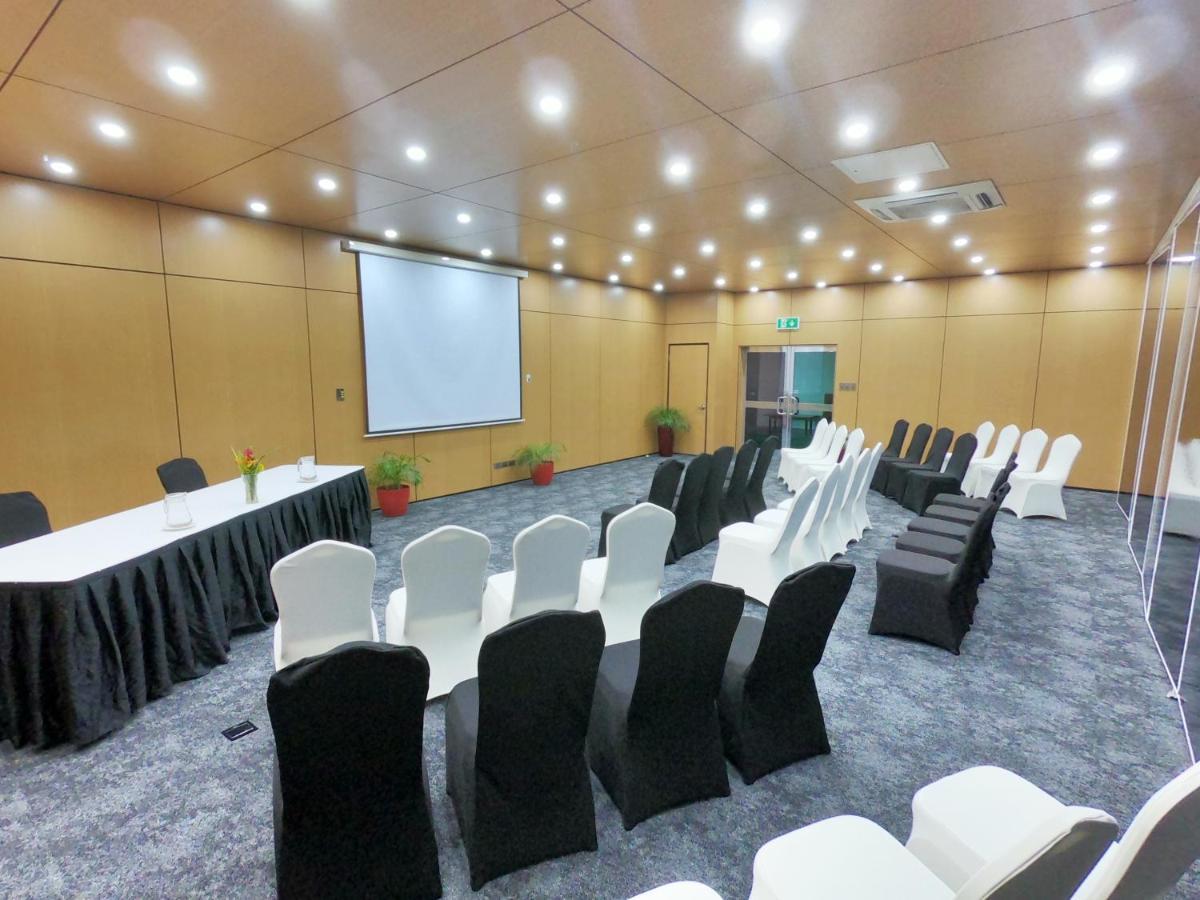 Gazelle International Hotel โคโคโป ภายนอก รูปภาพ