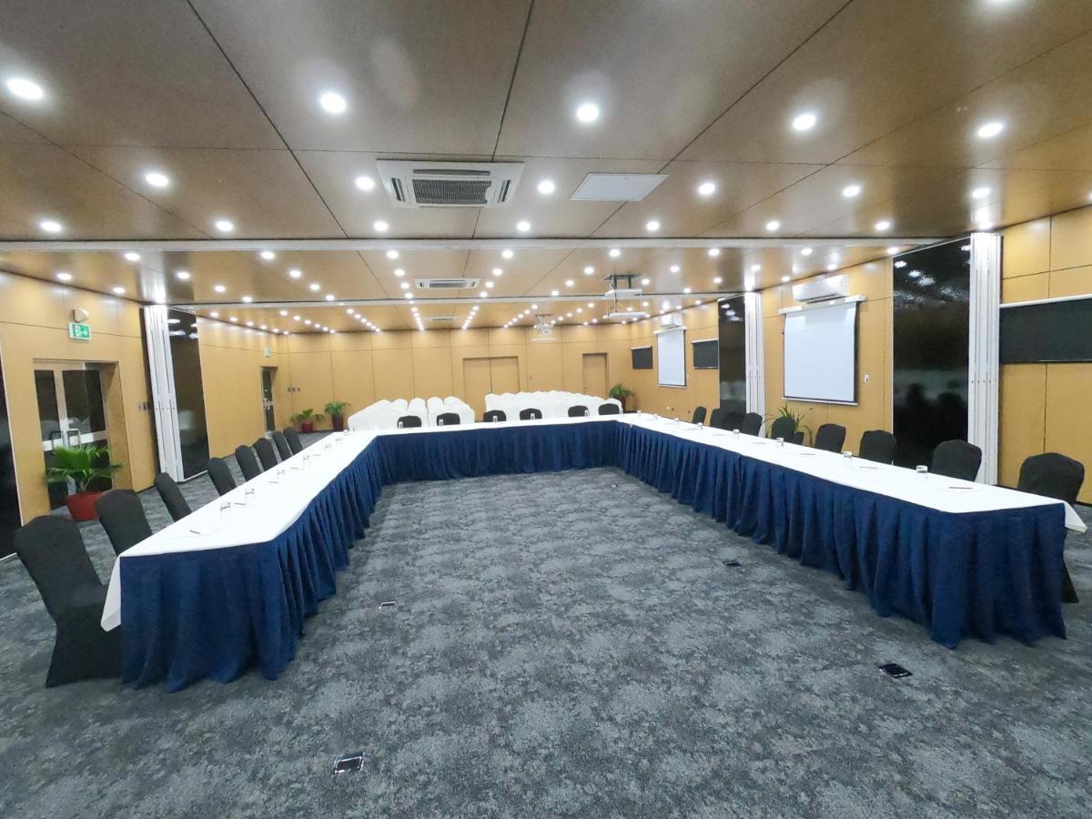 Gazelle International Hotel โคโคโป ภายนอก รูปภาพ